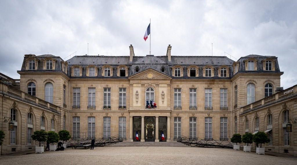 Présidentielle : le RN loin devant, Glucksmann et Philippe au coude-à-coude, selon un sondage