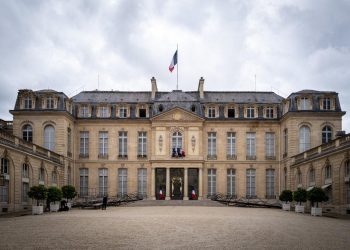 Présidentielle : le RN loin devant, Glucksmann et Philippe au coude-à-coude, selon un sondage