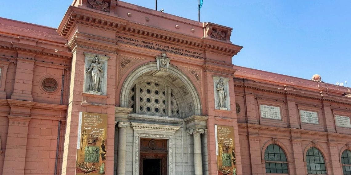 Égypte : Un bracelet en or vieux de 3.000 disparaît mystérieusement d’un musée du Caire