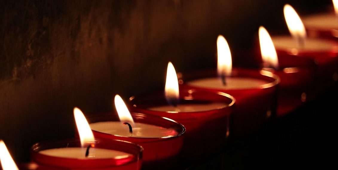 « Je suis vivant ! »… Il débarque à ses propres funérailles après une erreur à la morgue