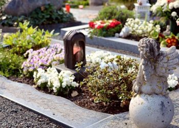 « On ne comprend pas ce geste » : Un vol sur la tombe d’un petit garçon en Mayenne