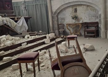 Somme : Le plafond d’une église s’effondre sur le chœur pendant une visite