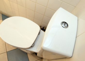 Côtes-d’Armor : Un élu breton surpris en train de filmer une personne dans les toilettes d’un supermarché
