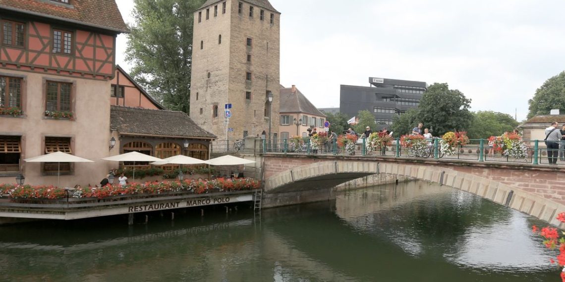 Strasbourg : Un policier se jette à l’eau pour interpeller un suspect