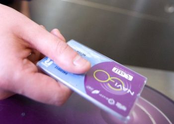 « Ça commençait à chauffer »… Il affirme que son pass Navigo et sa carte bleue ont soudainement brûlé dans sa poche