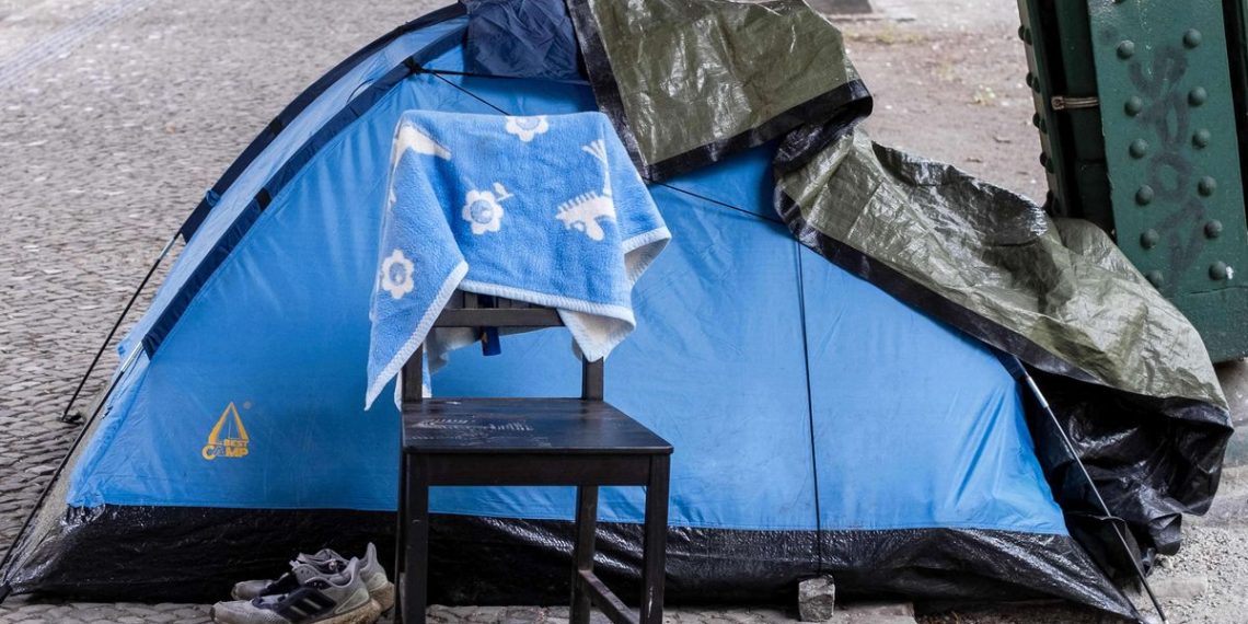 Seine Saint-Denis : Une élue démise de ses fonctions pour avoir hébergé des SDF dans son jardin