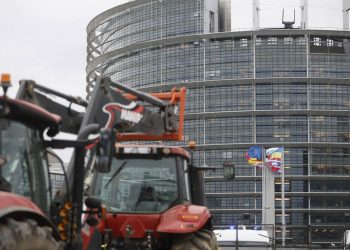 « Bloquons tout » : A Strasbourg, des petits papiers appellent à bloquer l’autoroute