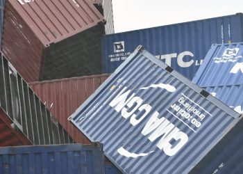Essonne : Un terrain vague transformé en lieu de stockage de conteneurs excède les riverains