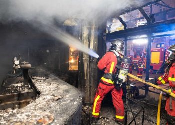 Paris : Deux restaurants incendiés dans la même rue, des employés parmi les suspects