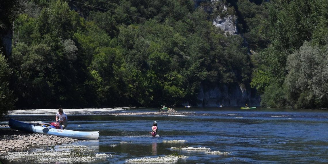 Lot : Des plongeurs découvrent une arme de guerre au fond d’une rivière