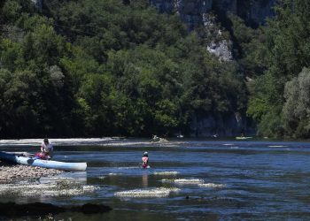 Lot : Des plongeurs découvrent une arme de guerre au fond d’une rivière