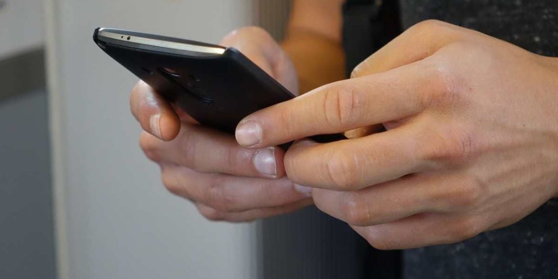 Une vaste escroquerie à l’assurance mobile mise au jour : faites-vous partie des nombreuses victimes ?