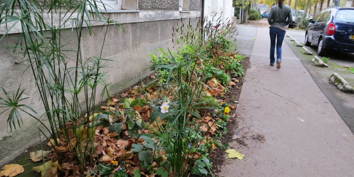 Nantes : La grille d’aération cède sur le trottoir, une femme fait une chute de deux mètres