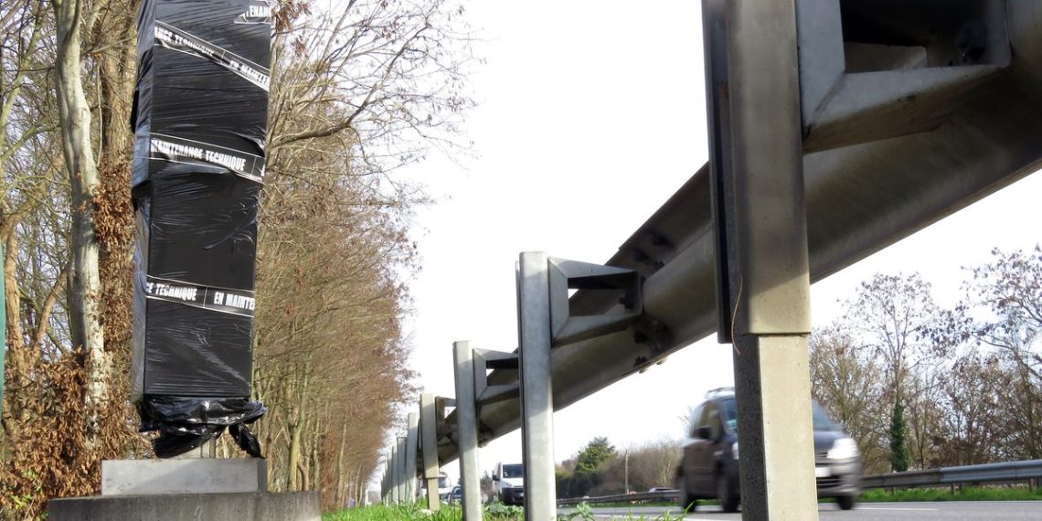 « Bloquons tout » : Un homme qui avait fracassé un radar à coups de hache interpellé