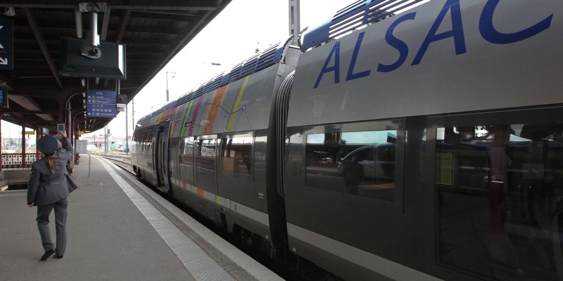 Strasbourg : Tombé du quai après avoir heurté le train qui partait, il est grièvement blessé