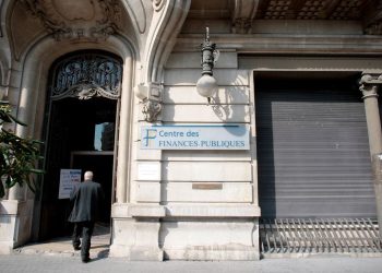 Allier : Des agents des impôts arrosés d’allume-feu par une femme