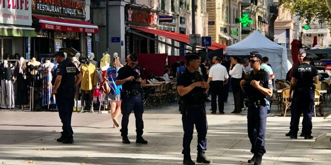 Attaque à Marseille : « Ça lui courait après », puis la police l’a abattu… Le quartier Belsunce sous le choc