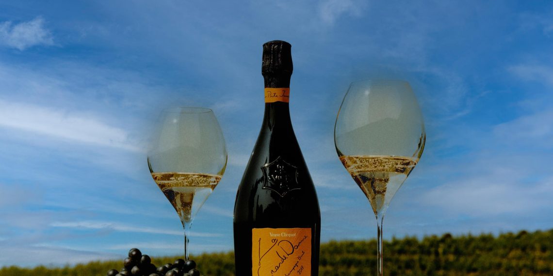 Veuve Clicquot et Jacquemus : la collaboration très provençal qui fait pétiller 2025