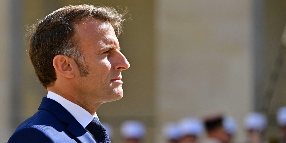 Écartant dissolution et démission, Emmanuel Macron va nommer un nouveau Premier ministre «dans les tout prochains jours»