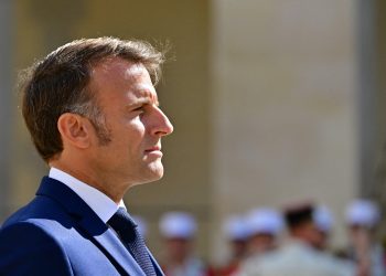 Écartant dissolution et démission, Emmanuel Macron va nommer un nouveau Premier ministre «dans les tout prochains jours»