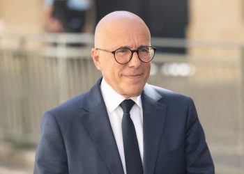 «Seul le peuple peut trancher» : Éric Ciotti signe la pétition de Philippe de Villiers pour un référendum sur l’immigration