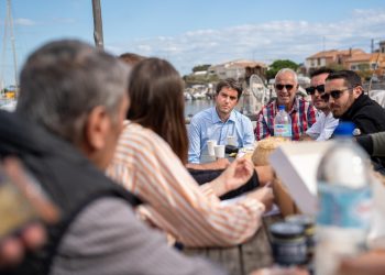 Présidentielle 2027 : Gabriel Attal en tournée provinciale à la Chirac