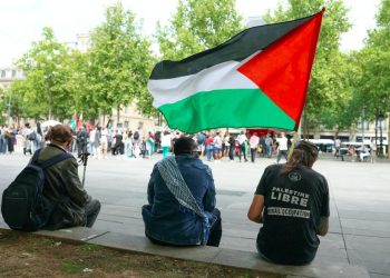 Corbeil-Essonnes : le maire va distribuer 1 000 drapeaux palestiniens à ses administrés