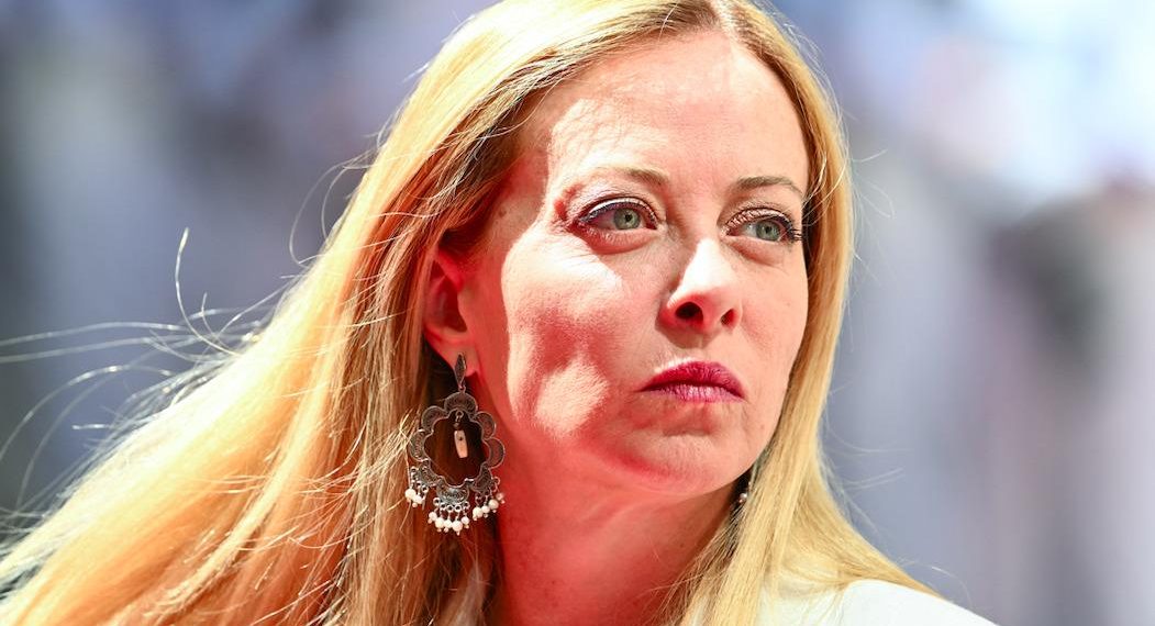 «Nous sommes prêts à gouverner partout dans le monde» : Meloni exprime son soutien aux conservateurs en France