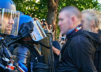 Voyous, black blocs, Insoumis : la convergence des haines anti-flics