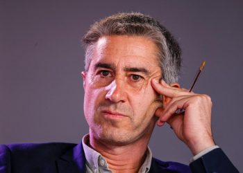 Taxe Zucman : Ruffin suggère de «priver de droits civiques» les grandes fortunes quittant la France