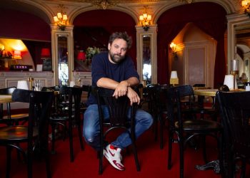 Théâtre : Arthur Jugnot, le fils prodige qui revisite la saga «Il était une fois…»