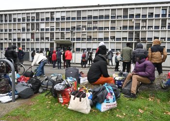 Squats de migrants : comment l’ultra-gauche maintient les clandestins sur le sol français