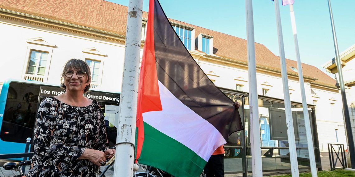 Reconnaissance de la Palestine : la bataille des drapeaux enflamme les mairies