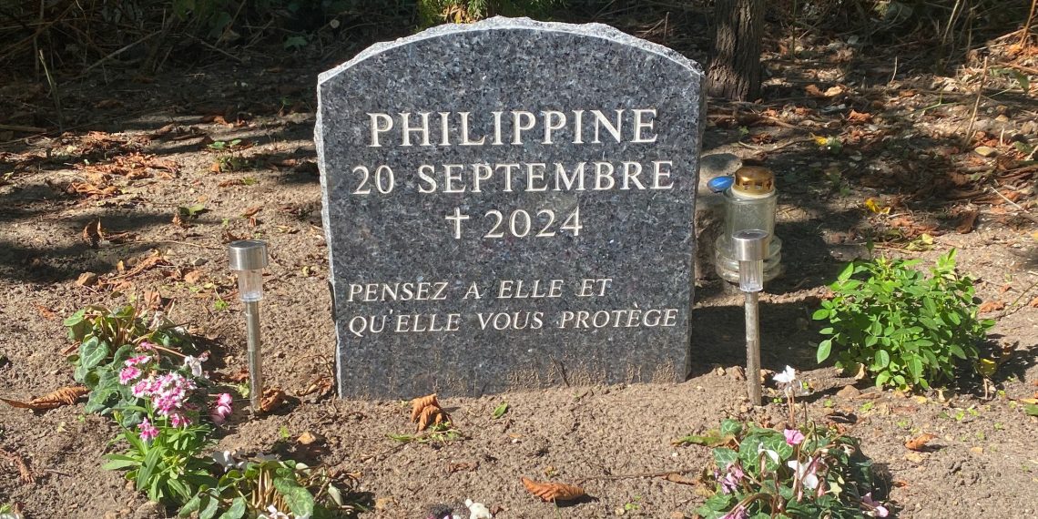 Meurtre de Philippine : une stèle inaugurée en son hommage au bois de Boulogne un an après sa mort