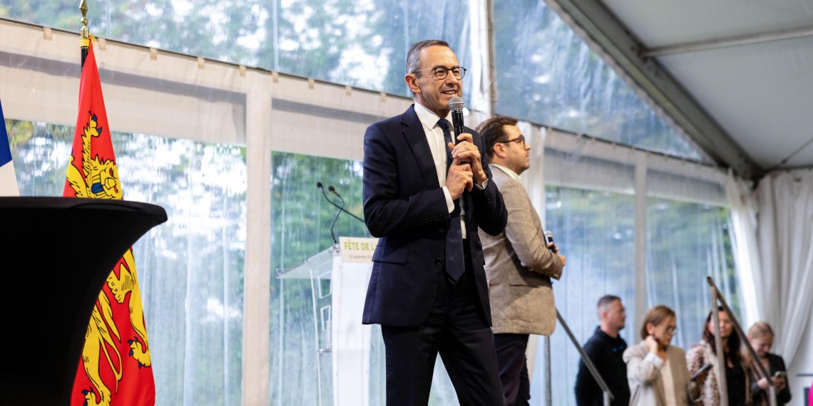 Fête de la pomme : Bruno Retailleau plante son drapeau en Normandie