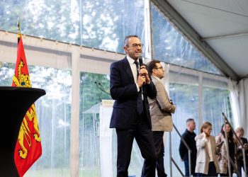 Fête de la pomme : Bruno Retailleau plante son drapeau en Normandie