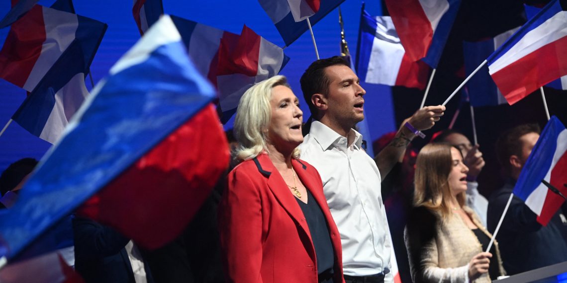 À Bordeaux, Le Pen et Bardella prédisent la chute de Lecornu
