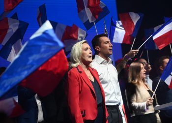 À Bordeaux, Le Pen et Bardella prédisent la chute de Lecornu