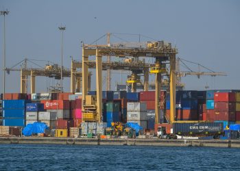 Des banlieues françaises aux ports africains, le trafic tentaculaire des voitures volées