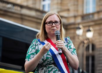 «On touche le fond», «honteux»… Ersilia Soudais sidère les internautes en incarnant une migrante lors d’un escape game