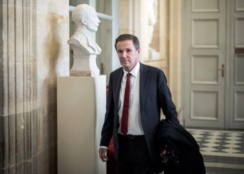 Référendum sur l’immigration : Nicolas Dupont-Aignan a signé la pétition de Philippe de Villiers