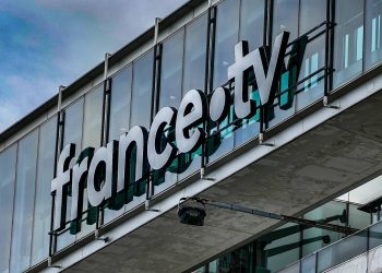 Salaires, avantages… La situation financière de France Télévisions épinglée par la Cour des comptes