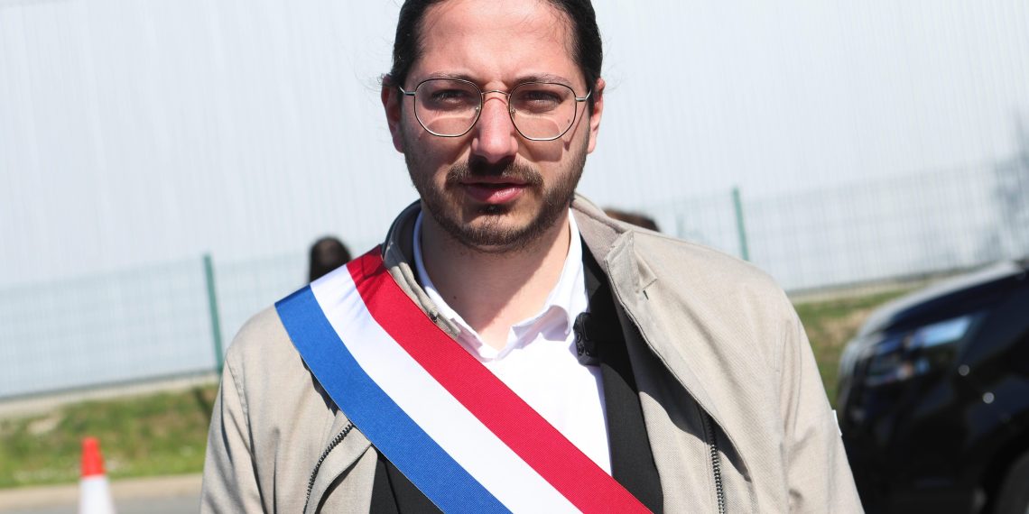18 septembre à Lille : le député LFI Aurélien Le Coq tente d’empêcher une intervention de police