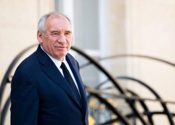 Bayrou reçoit le RN, Valls à Mayotte, procès d’Échirolles…  Les 4 infos dont vous allez entendre parler demain