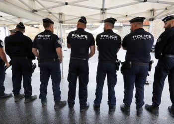 Pénurie d’uniformes pour les forces de l’ordre : le fiasco à 300 millions d’euros de la plateforme Uniforces