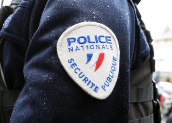 Reims : sept policiers hors service violemment agressés près du commissariat