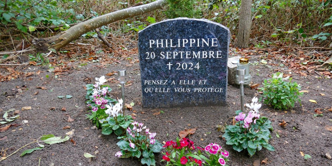 Meurtre de Philippine : une stèle en hommage à la jeune femme installée au bois de Boulogne