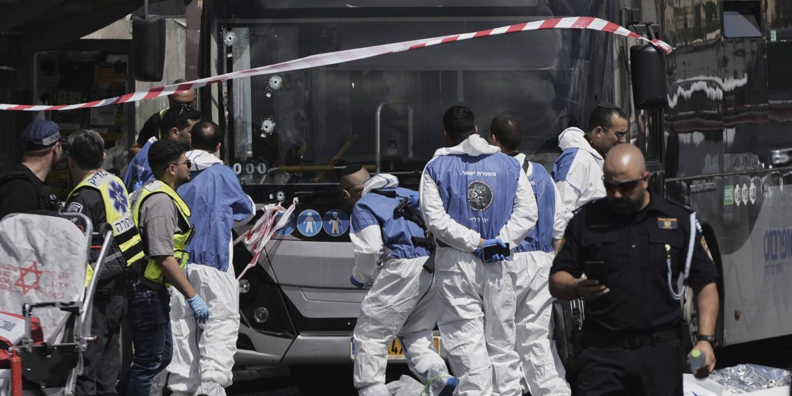 Cinq morts dans un attentat à Jérusalem-Est, le Hamas salue l’opération