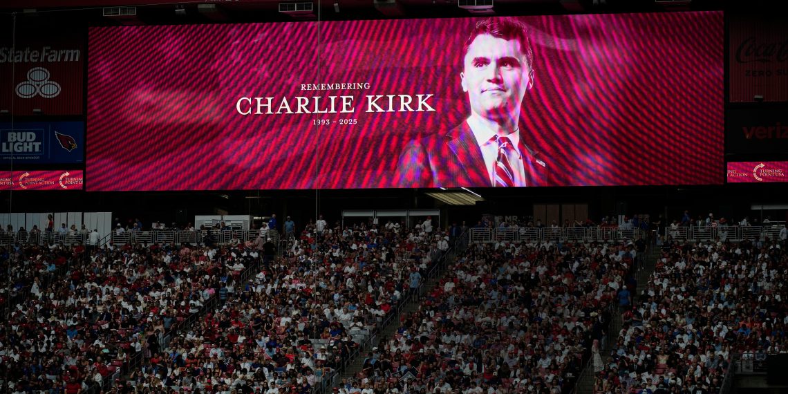 Obsèques de Charlie Kirk : quand la presse française réduit l’Amérique trumpienne au fascisme