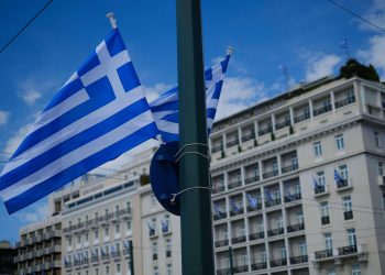 La Grèce mise sur les baisses d’impôts pour relancer la natalité